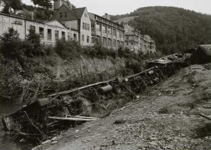 Glashütte. Unwetterkatastrophe am 8./9. Juli 1927, zerstörte Bahnanlagen und in das Flussbett der Müglitz gekippter Abendzug
