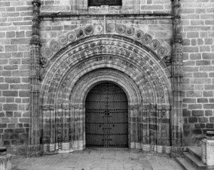 Santa María la Mayor de la Asunción — Portal