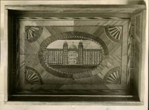 Gewerbemuseum: Strohmosaik einer Truhe
