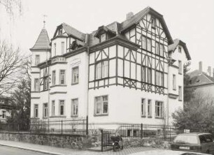 Radebeul, Clara-Zetkin-Straße 11. Villa "Elisabeth" (1901-1902)