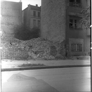 Negativ: Trümmer, Mainauer Straße 4, 1950