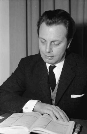 Theater: Intendant; Hans-Reinhard Müller