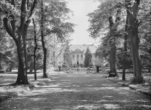Reichstädt, Schloss, Blick auf die Parkseite