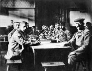 Sammelstelle der Kriegsgefangenenfürsorge für heimkehrende Kriegsgefangene