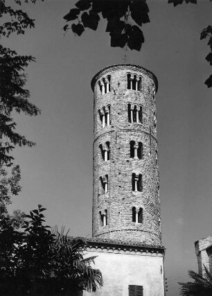 Ravenna. Campanile von Sant’Apollinare (um 1000)