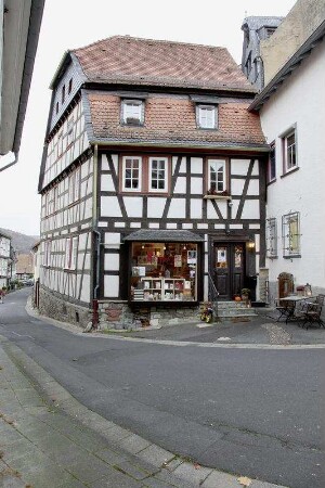 Wohnhaus; Kronberg, Eichenstraße 4