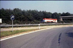 Ausfahrt aus Kreisel Südost (Iffezheim Richtung Karlsruhe) zu Nebenfahrbahn Ost (Basel Richtung Karlsruhe)