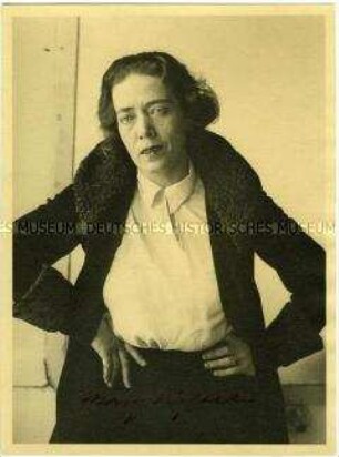 Tänzerin Mary Wigman an Bord Hochseepassagierdampfers "Bremen", mit Autograph