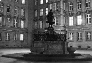 Messestadt Leipzig: Mägdebrunnen am Roßplatz