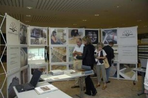 Firmenausstellung im Foyer