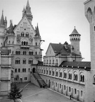 Schwangau-Hohenschwangau. Schloß Neuschwanstein (1869-1899; C. Jank, E. Riedel, G. v. Dollmann). Palas und Ritterhaus