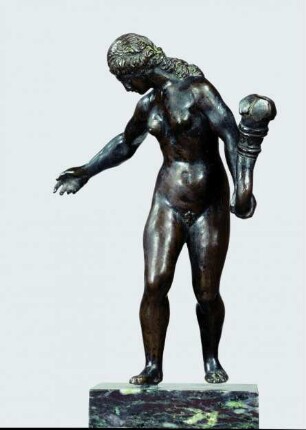 Frau mit Füllhorn