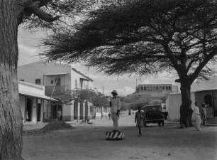 Dire Dawa : Ein Polizist regelt den Verkehr von auf einer Kreuzung in Dire Dawa