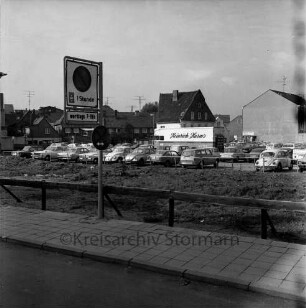 provisorischer Parkplatz an der Hagenstraße gegenüber der Kreissparkasse an der Ecke Weg zum Bürgerpark