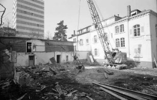 Freiburg: Abbruch Haus Bismarckallee, von hinten