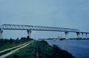 Hochbrücke über den Nord-Ostsee-Kanal, Brunsbüttel