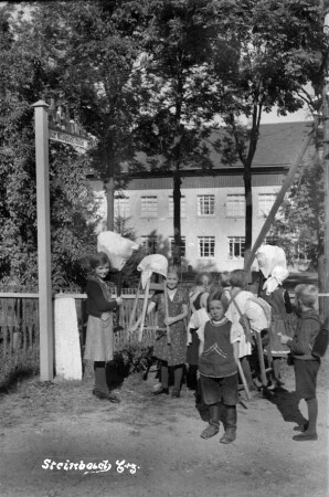 Auf dem Weg zur Klöppelschule