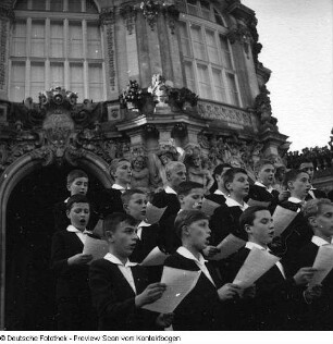 Meister Nadelöhr während des Aufnahmen zu einer Sendung des Kinderfernsehens der DDR im Zwinger in Dresden
