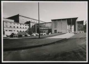 Stadthalle, Mülheim an der Ruhr Umbau: Seitenansicht Eingang Kassenhalle