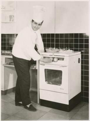 Vico Torriani am Elektroherd der Neff GmbH