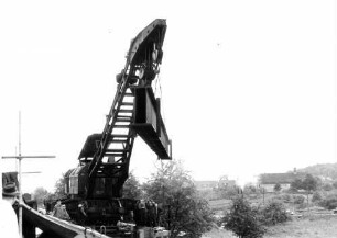 Stuttgart-Zuffenhausen Bau Brücke 2035 Kranwagen Einsetzen Brückenträger