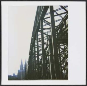 Blick auf die Hohenzollernbrücke und Kölner Dom