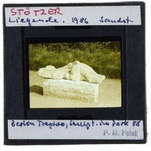 Stötzer, Liegende (1986, Sandstein)