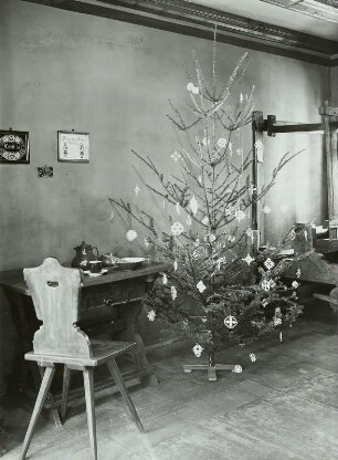 Oberlausitzer Webstube mit Weihnachtsbaum