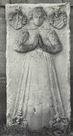 Figurengrabstein der Freifrau von Wehse, geb. von Taubenheim