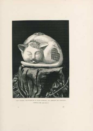 Chat endormi, brule-parfums en ancien satsouma, aux armiciries des tokougawa. (Collection de M. Louis Gonse)