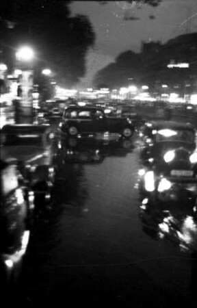 Berlin: Überschwemmung am Kurfürstendamm