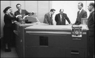 Freiburg: [IBM Geschäftsstelle] Ausstellungsraum, Büromaschinen, Innenraum
