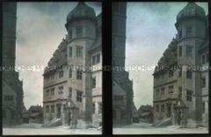 Blick auf die Lateinschule an der St. Jakobskirche in Rothenburg ob der Tauber