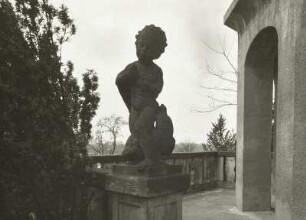 Putto mit Delphin