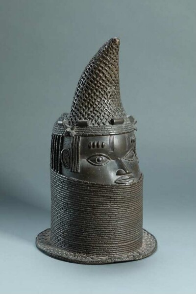 Memorial head of a Queen Mother