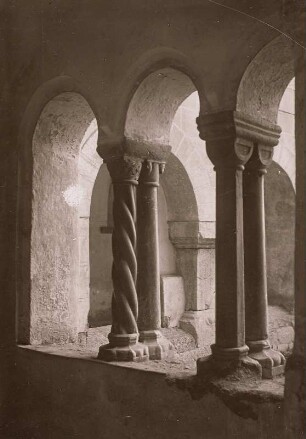 Romanische Kreuzgangarkade : Berchtesgaden, Schloss, ehemaliges Augustinerchorherrenstift, Arkade im Kreuzgang