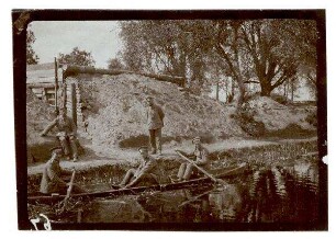 Original-Fotos (doppelt) mit Zensurvermerk 18.11.1916: Nr. 192: Feldwache "Schwiegermutter"