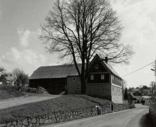 Neustadt-Polenz in Sachsen, Wohnstallhaus : Neustadt-Polenz in Sachsen. Wohnstallhaus mit Scheune (19. Jahrhundert), Polenzstalstraße 97. Straßenansicht