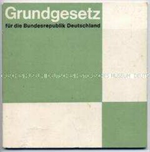 Broschüre mit dem Grundgesetz der Bundesrepublik Deutschland