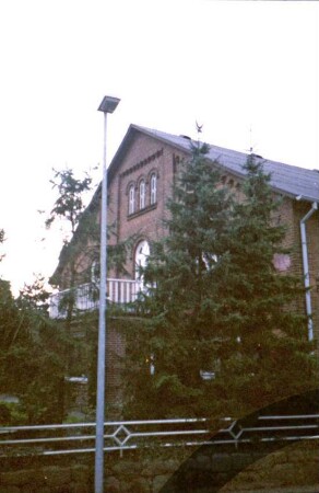 Bünningstedt: Dorfstraße: Bauernhaus: rückwärtige Giebelseite mit Balkon