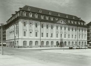 Dresden-Altstadt. Gewandhaus : Dresden. Hotel Gewandhaus. Gewandhausstraße. Blick von Osten. (Kreuzstraße, Ringstraße)