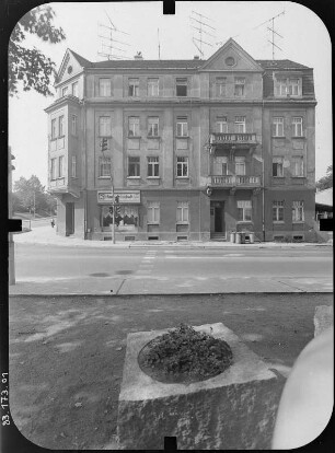 Kamenz, Hoyerswerdaer Straße 59. Wohnhaus mit Laden (um 1900). Straßenfront