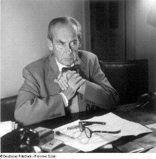 Portraitserie Walter Gropius : Gropius, Walter (1883-1969; Architekt)