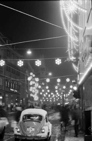 Freiburg: Kaiser-Joseph-Straße von der Franziskanerstraße aus