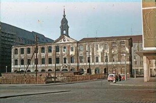 Dresden-Altstadt. Gewandhaus : Dresden. Ruine des Gewandhauses. Ringstraße. Blick von Osten. Baustelle Wiederaufbau