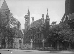 Hof van Gruuthuse, Palast der 'Heren van Gruuthuse'