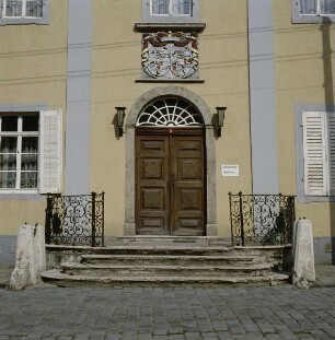 Bad Langensalza. Friederikenschlößchen. Fassade an der Kurpromenade, Eingang