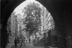 Frauentor : Blick durch das Frauentor auf die Frauengasse.
