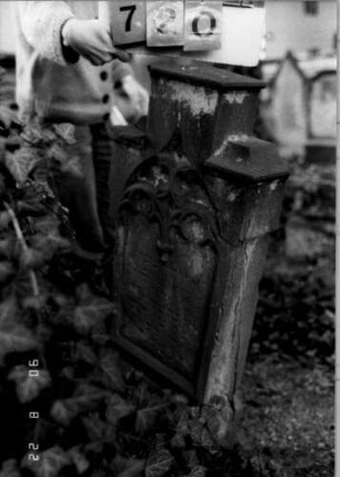 Grabstein 720