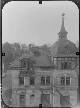 Dresden-Kleinzschachwitz, Berthold-Haupt-Straße 128. Kurhaus Kleinzschachwitz (1882). Seitenfront (Teilansicht) von Osten (von der Wilhelm-Weitling-Straße)